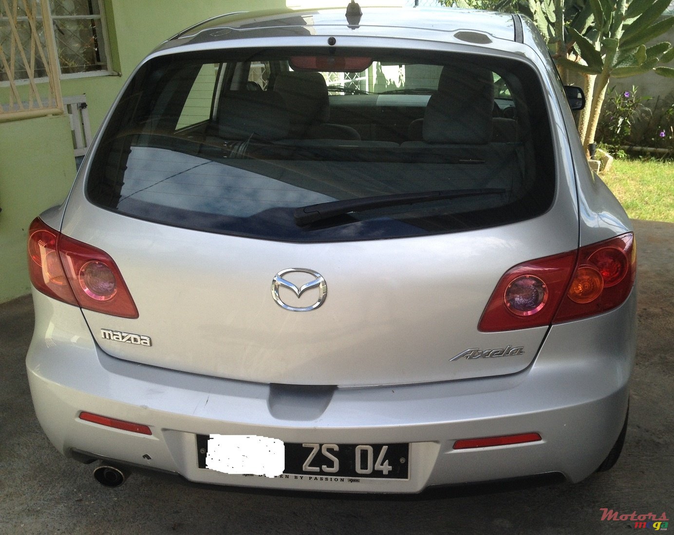 2004' Mazda Axela photo #2