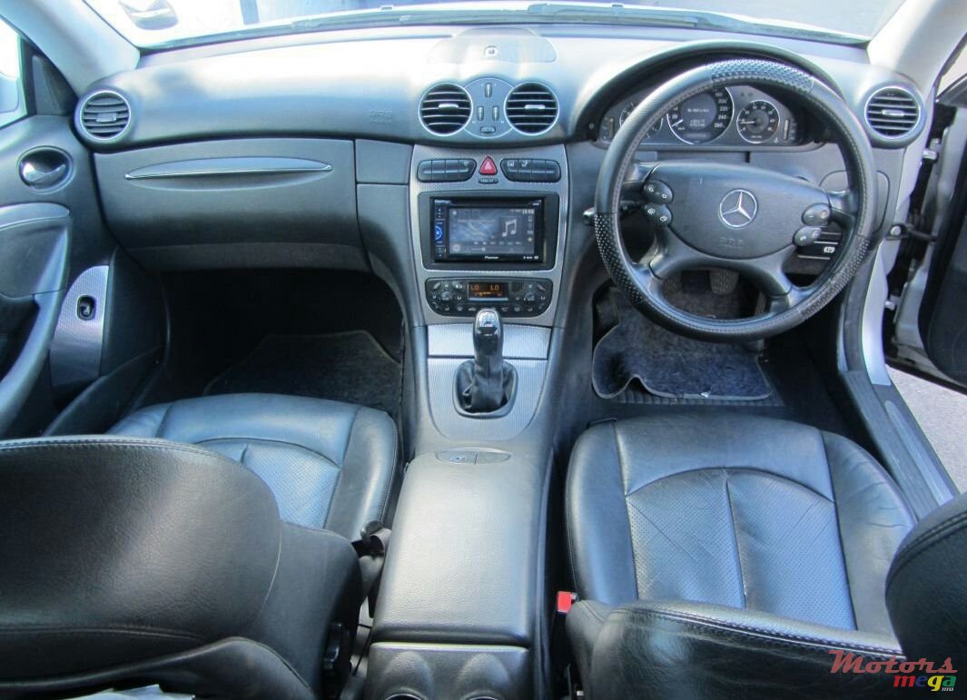 2003' Mercedes-Benz CLK 200 AvantGarde photo #1