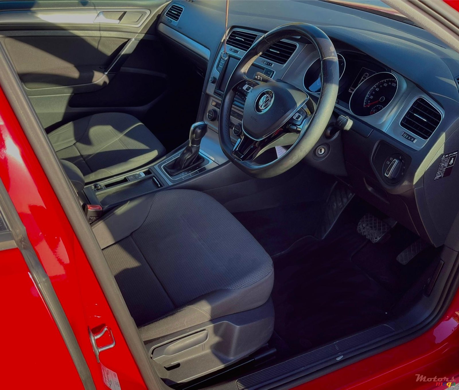 2014' Volkswagen Golf photo #4