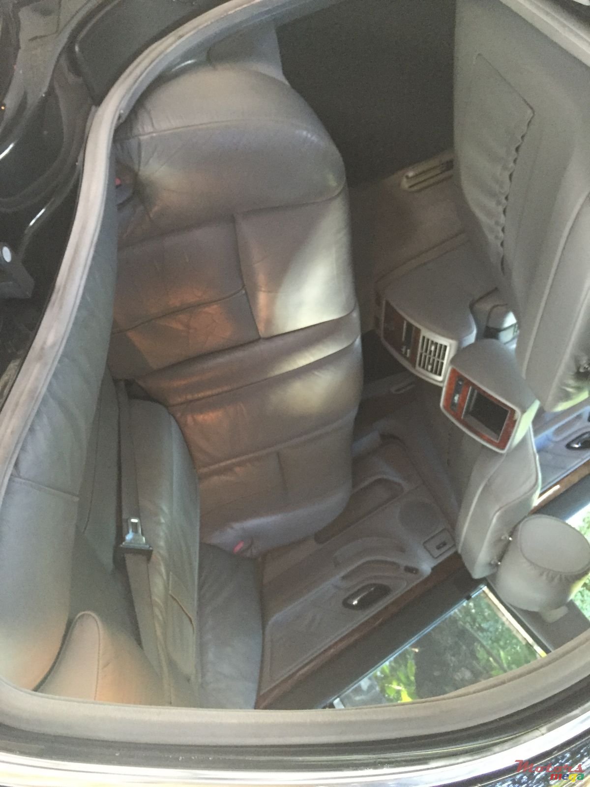 2001' BMW 735 photo #6