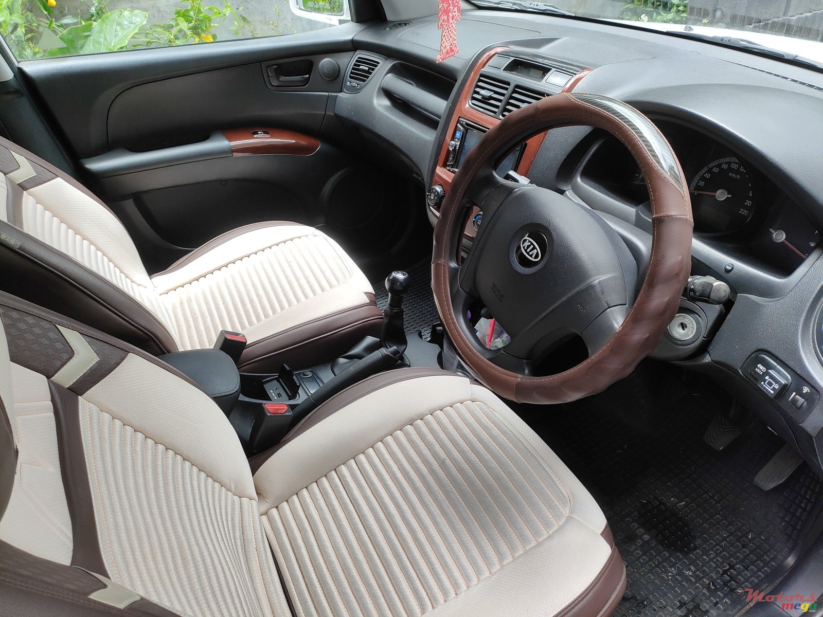 2010' Kia Sportage photo #5