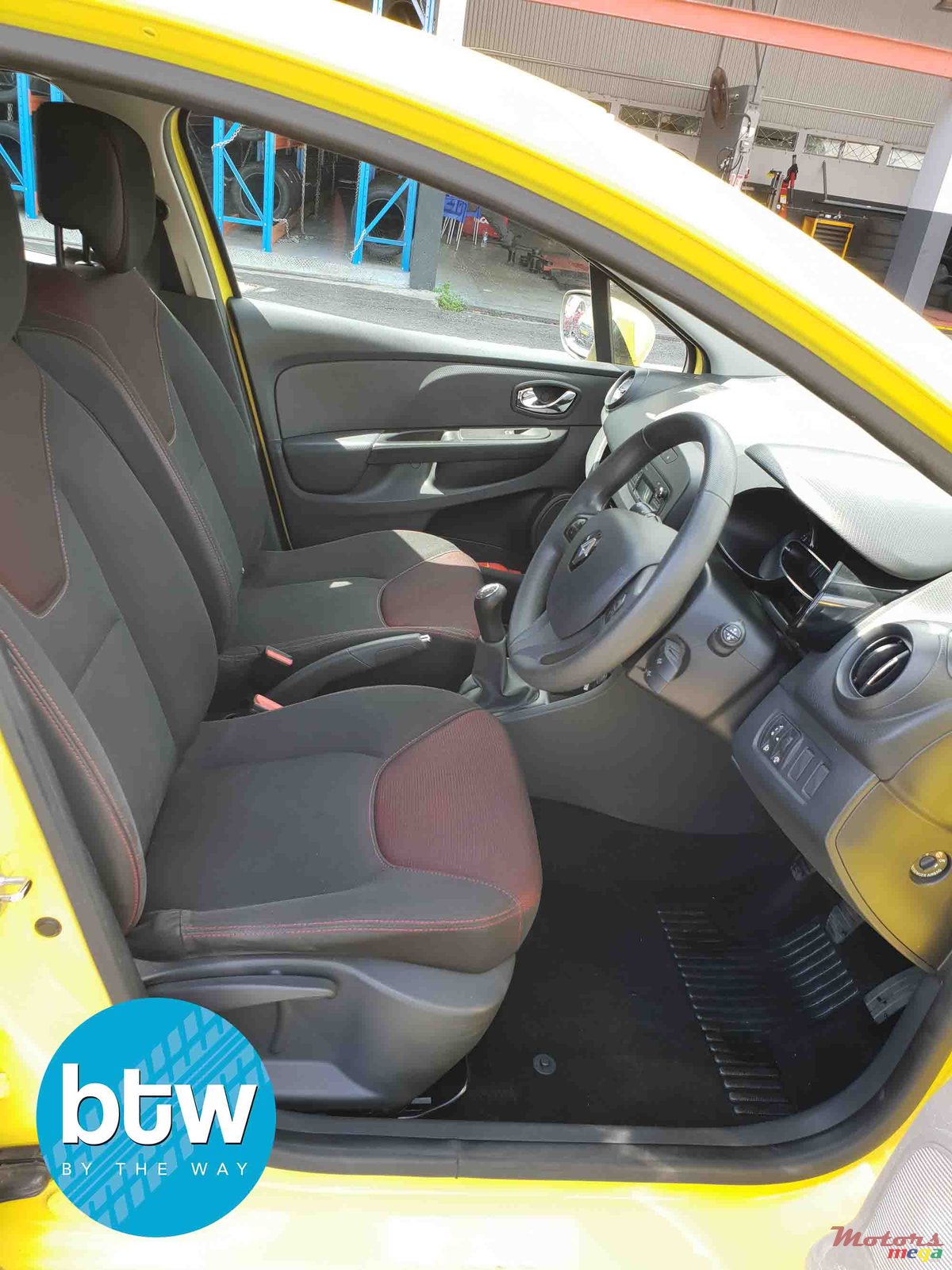 2015' Renault Clio photo #5