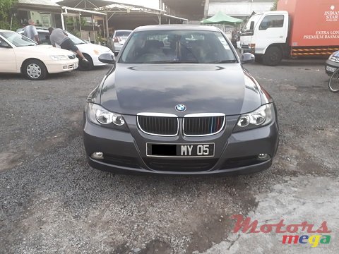 2005' BMW 320i photo #1