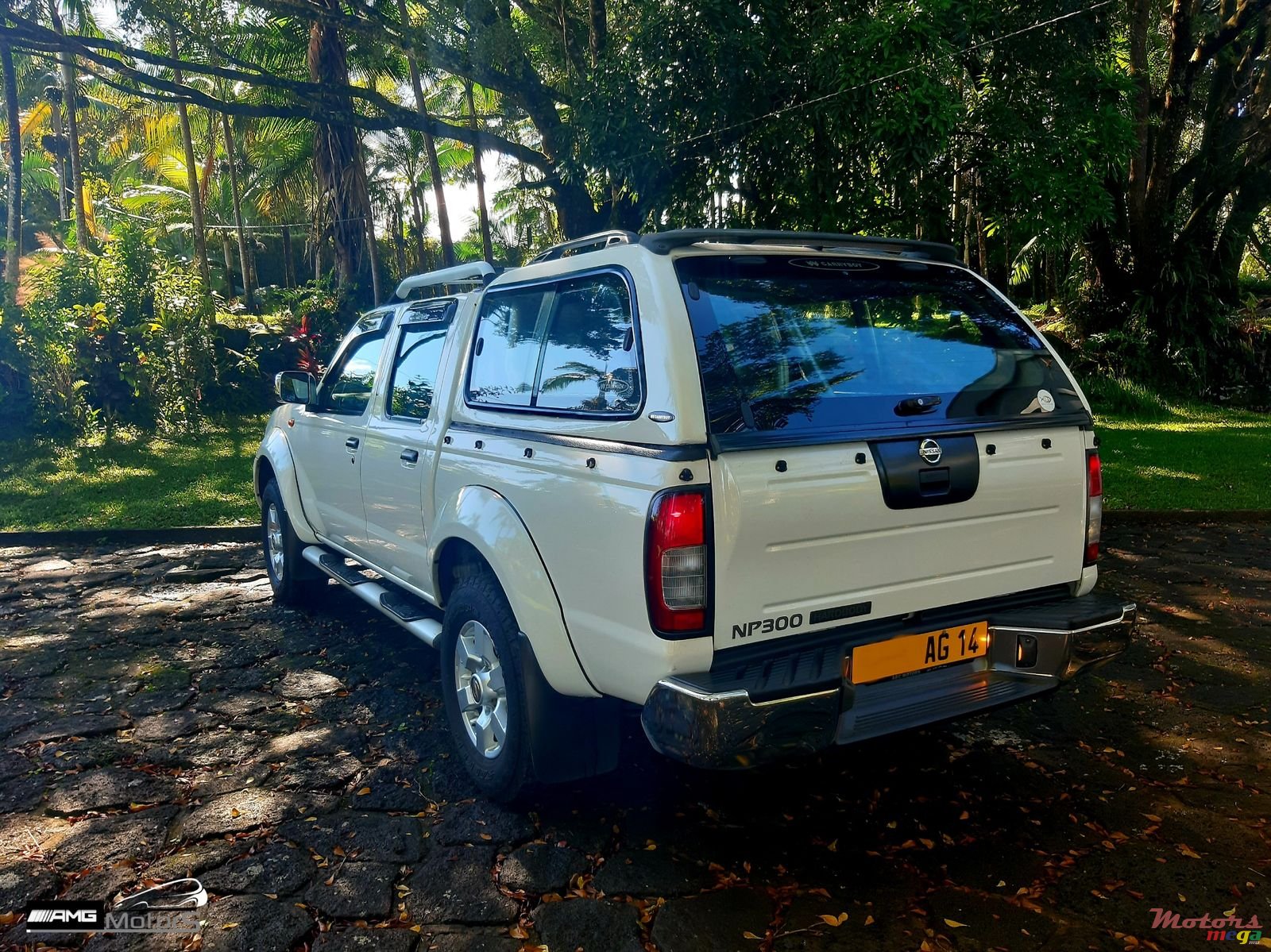 2014' Nissan Hardbody Predator NP300 photo #4