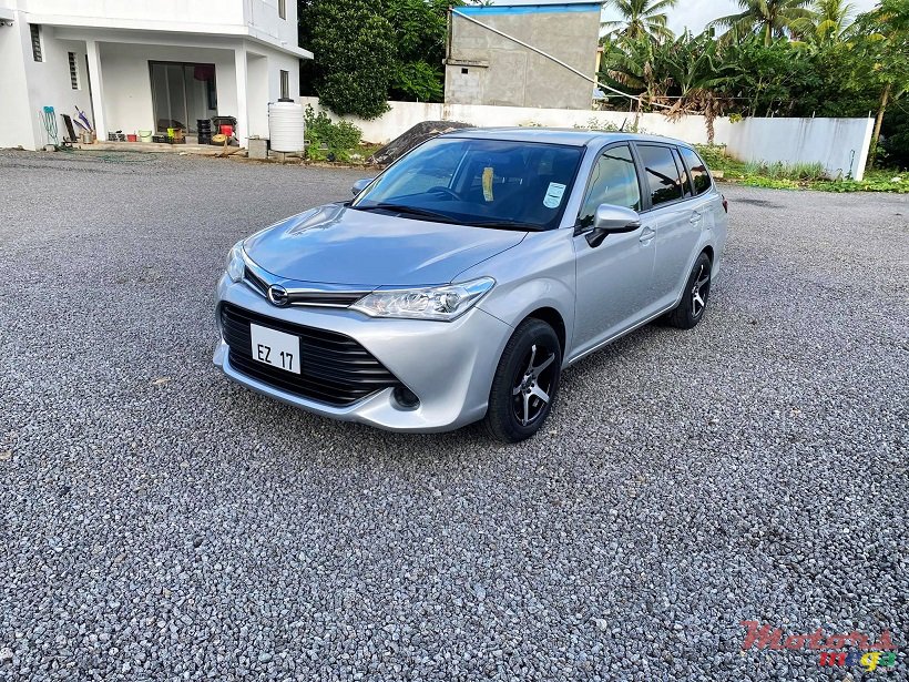 2017' Toyota Axio Fielder Facelift 1.5L photo #1