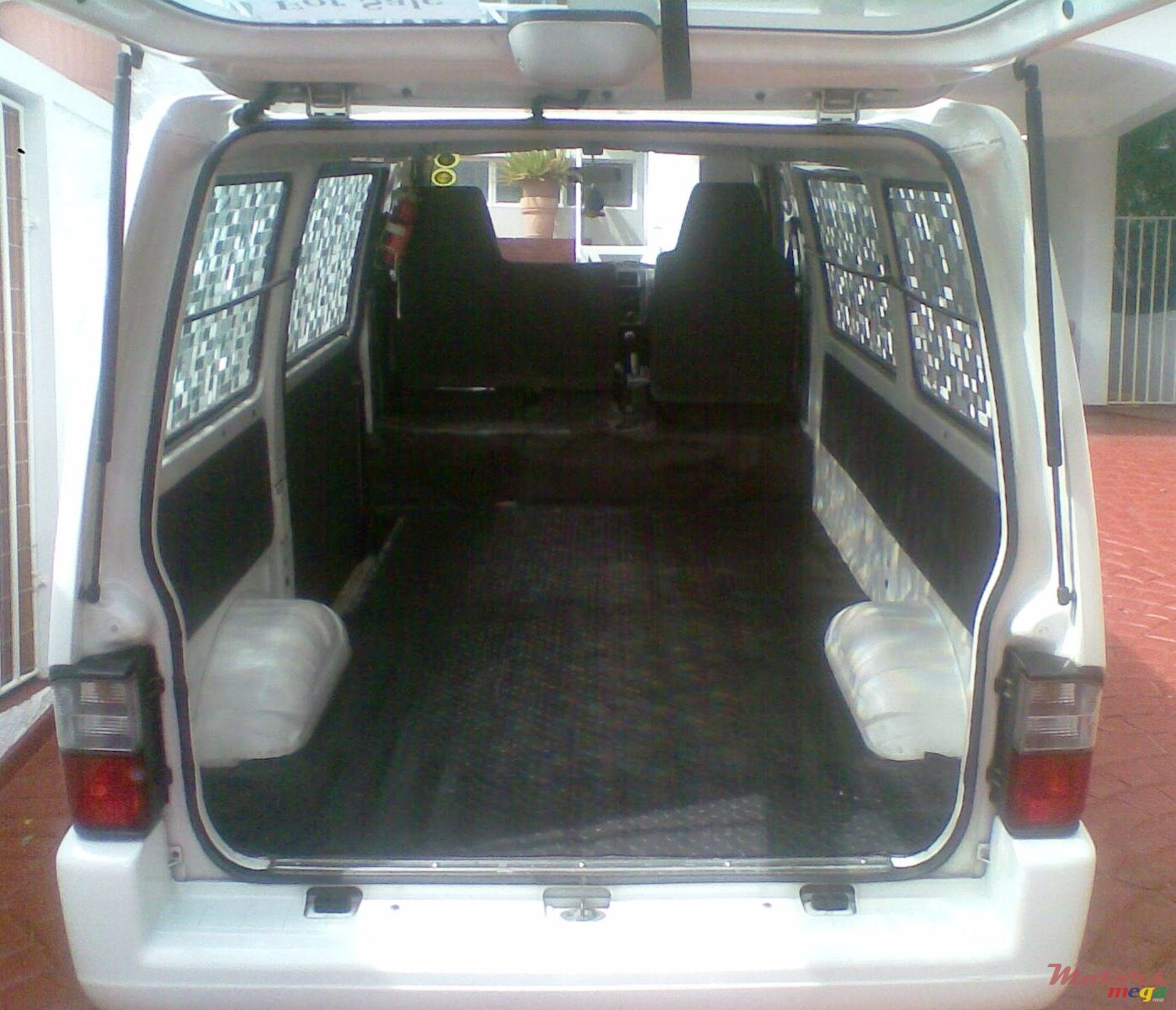 2002' Nissan Vanette cargo photo #1