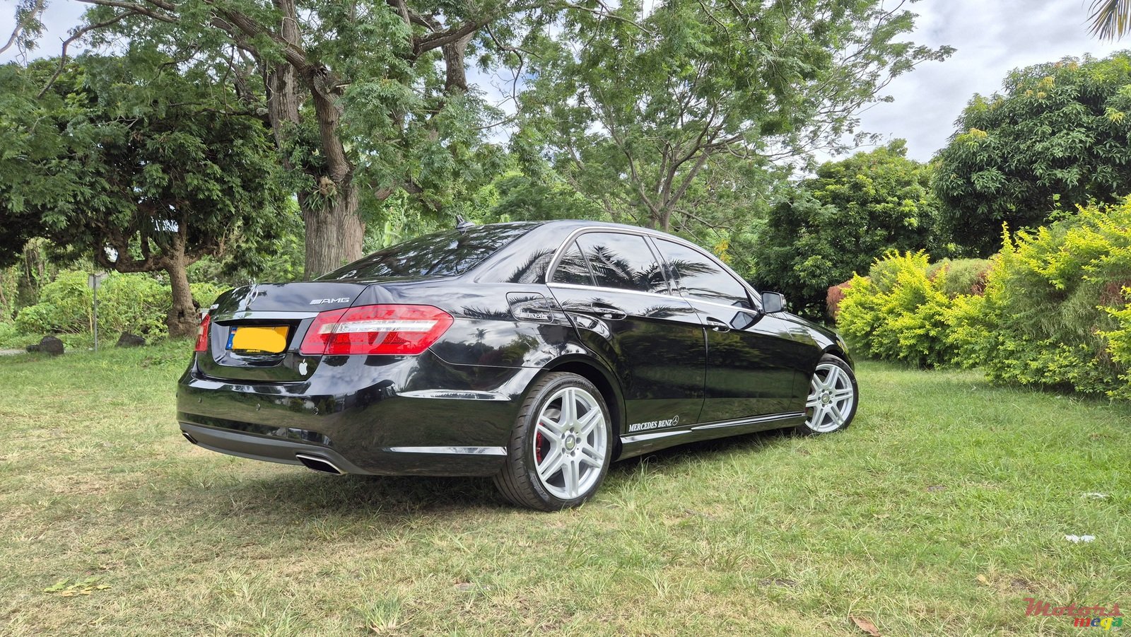 2013' Mercedes-Benz E 250 AMG photo #3