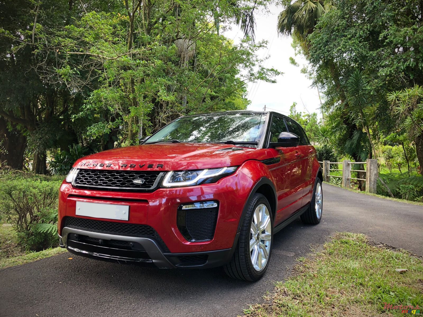 2016' Land Rover Range Rover Evoque Sport photo #5