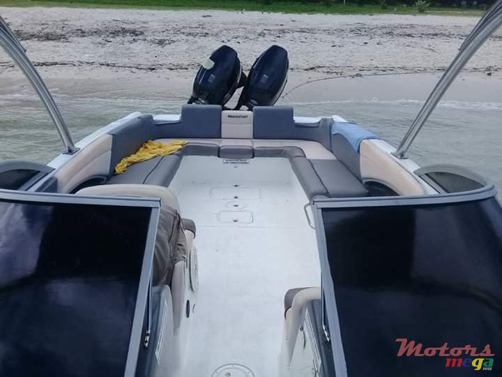 2010' MasterCraft With Outboard engine photo #3