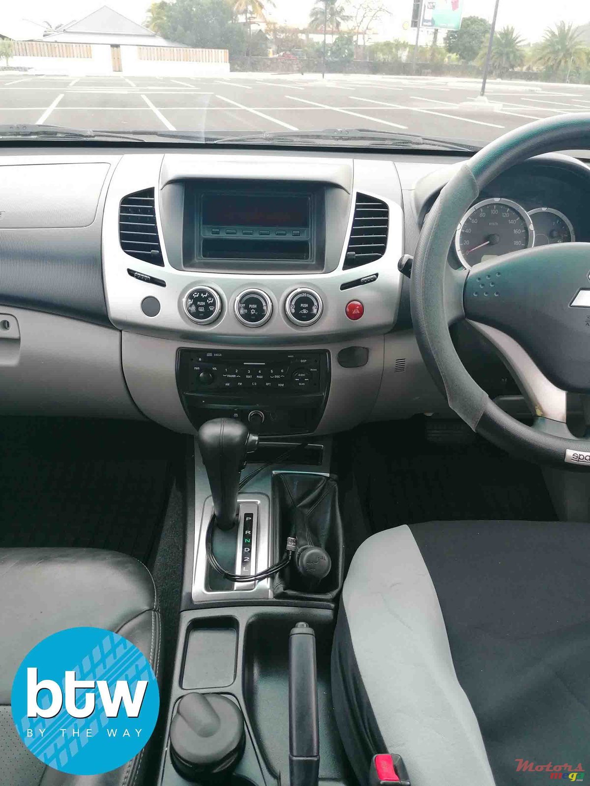 2011' Mitsubishi L 200 Sportero photo #6