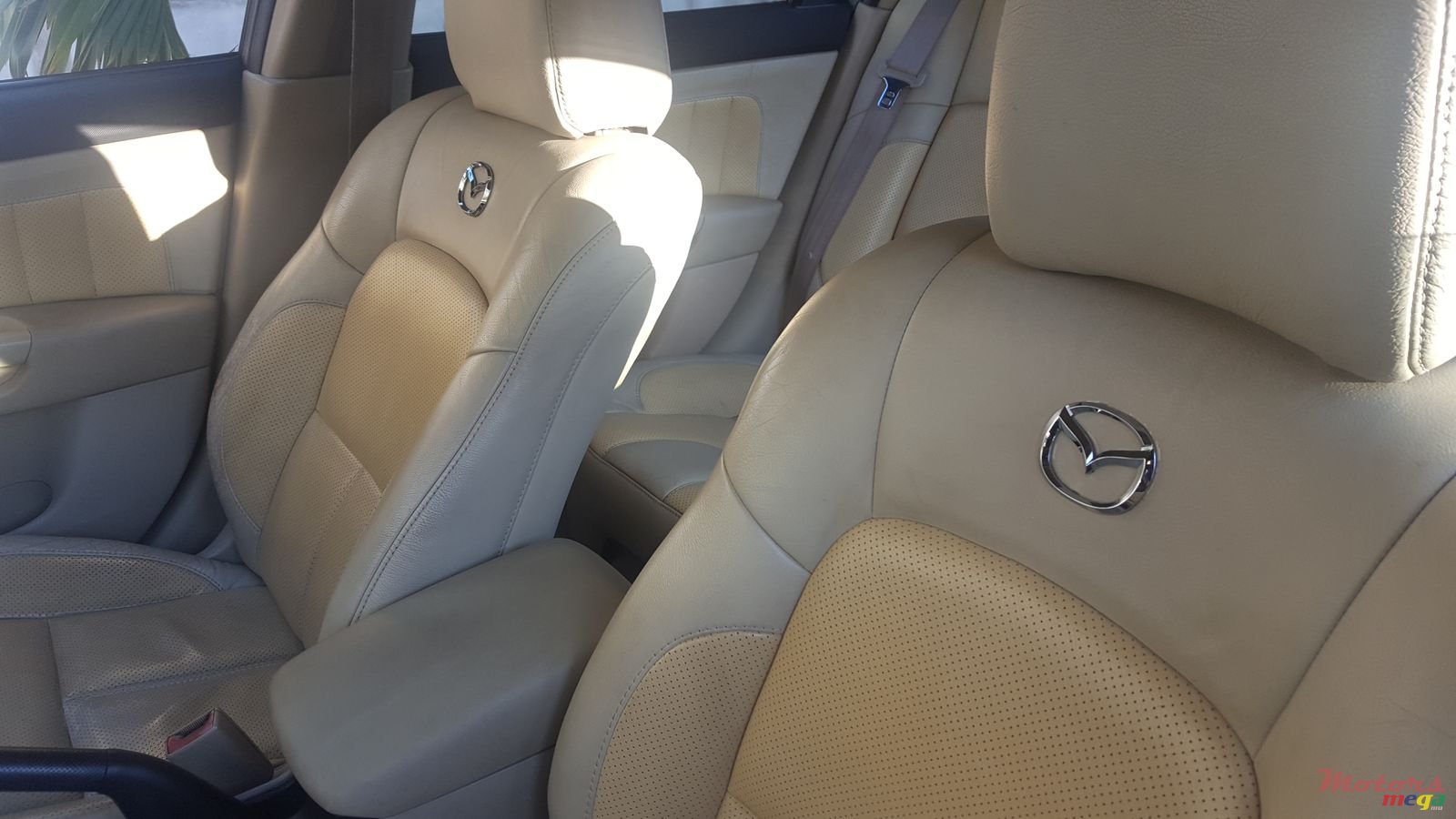 2004' Mazda 3 photo #4