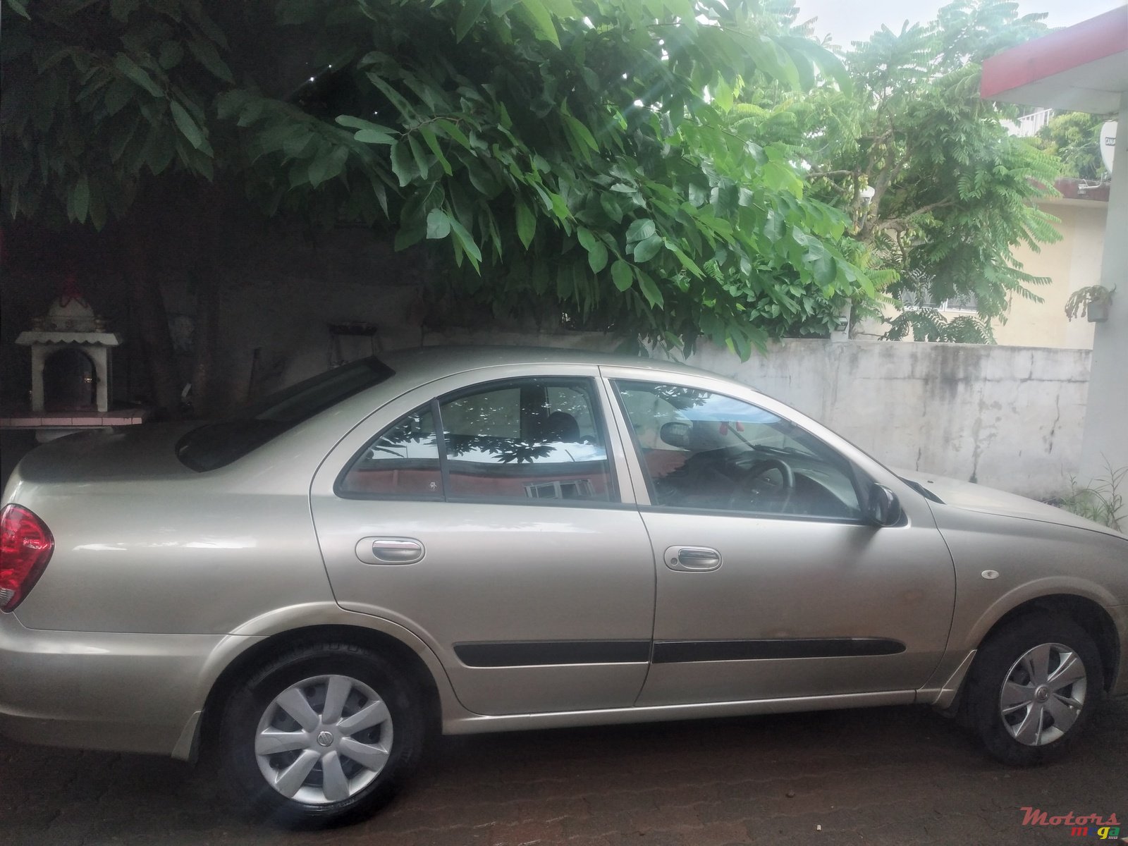 2011' Nissan Sunny N17 photo #1