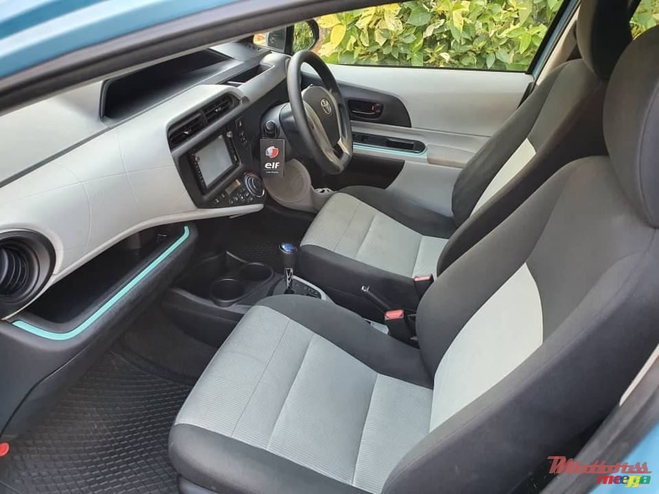 2012' Toyota Aqua photo #5