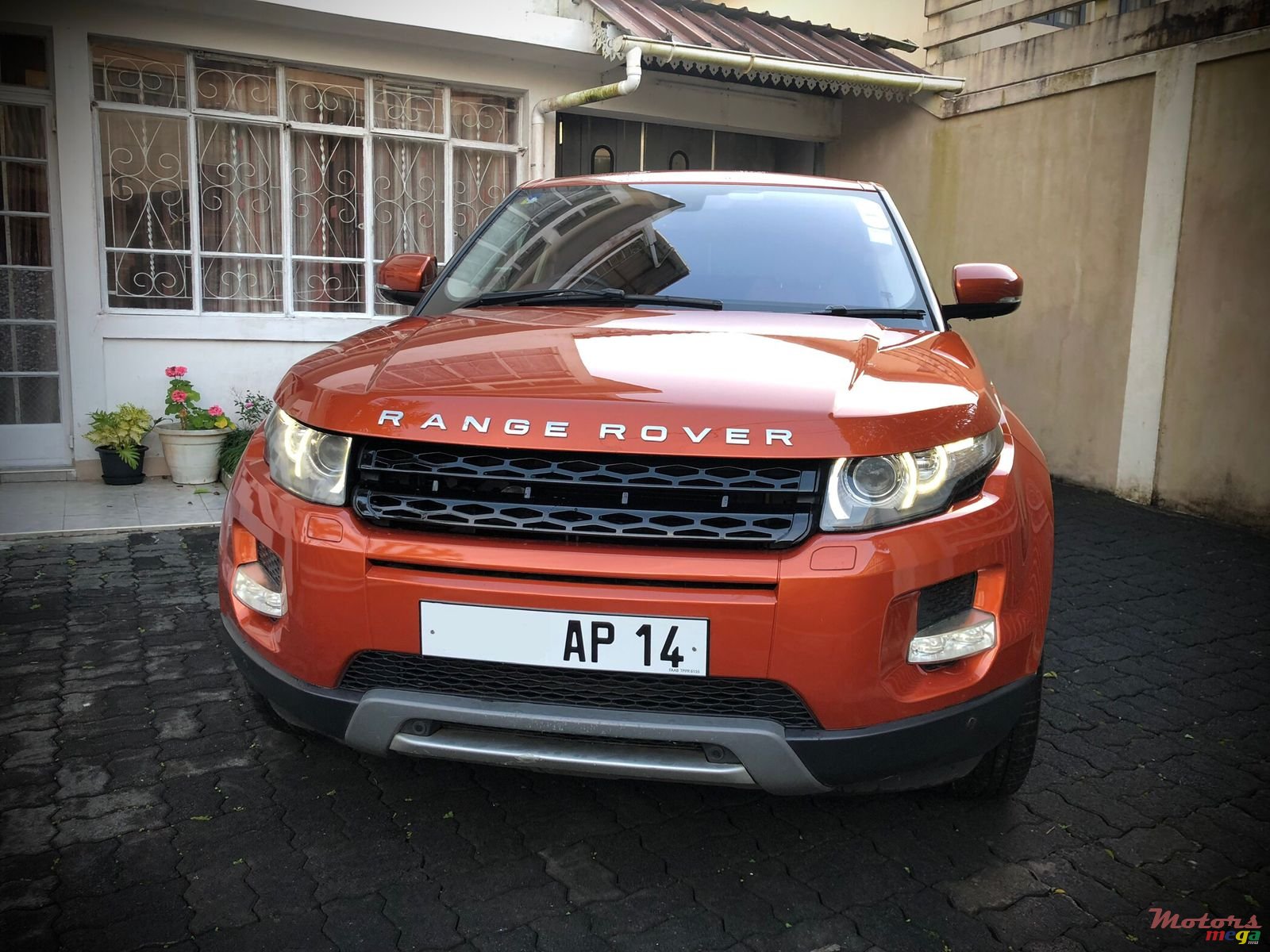 2014' Land Rover Range Rover Evoque photo #3