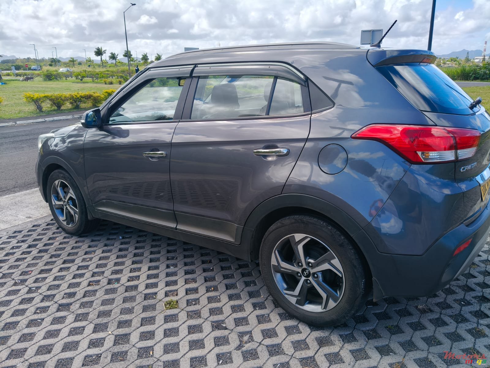 2019' Hyundai photo #2