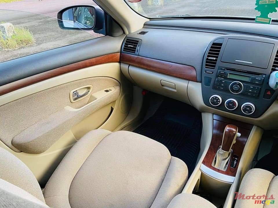 2011' Nissan Bluebird Slyphy photo #4