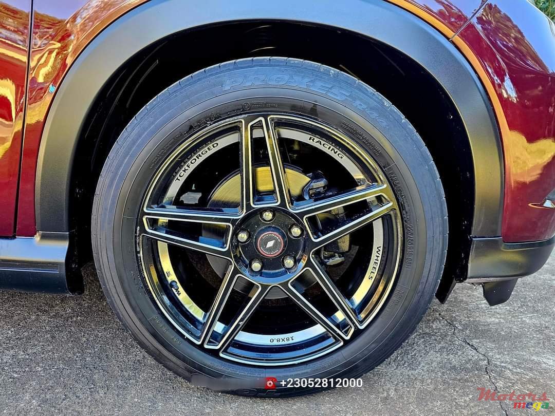 2016' Honda HR-V Bezel non hybrid photo #6