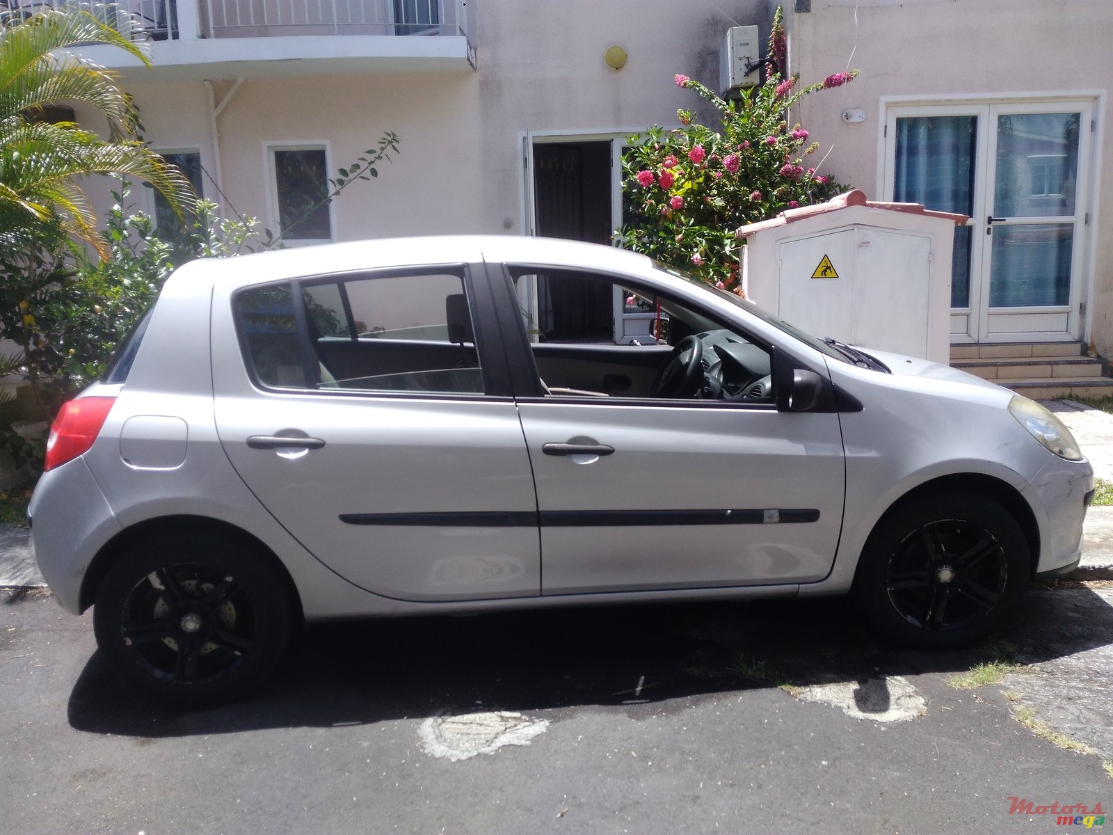 2006' Renault Clio none photo #1