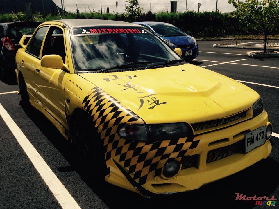 1992' Mitsubishi Lancer photo #1