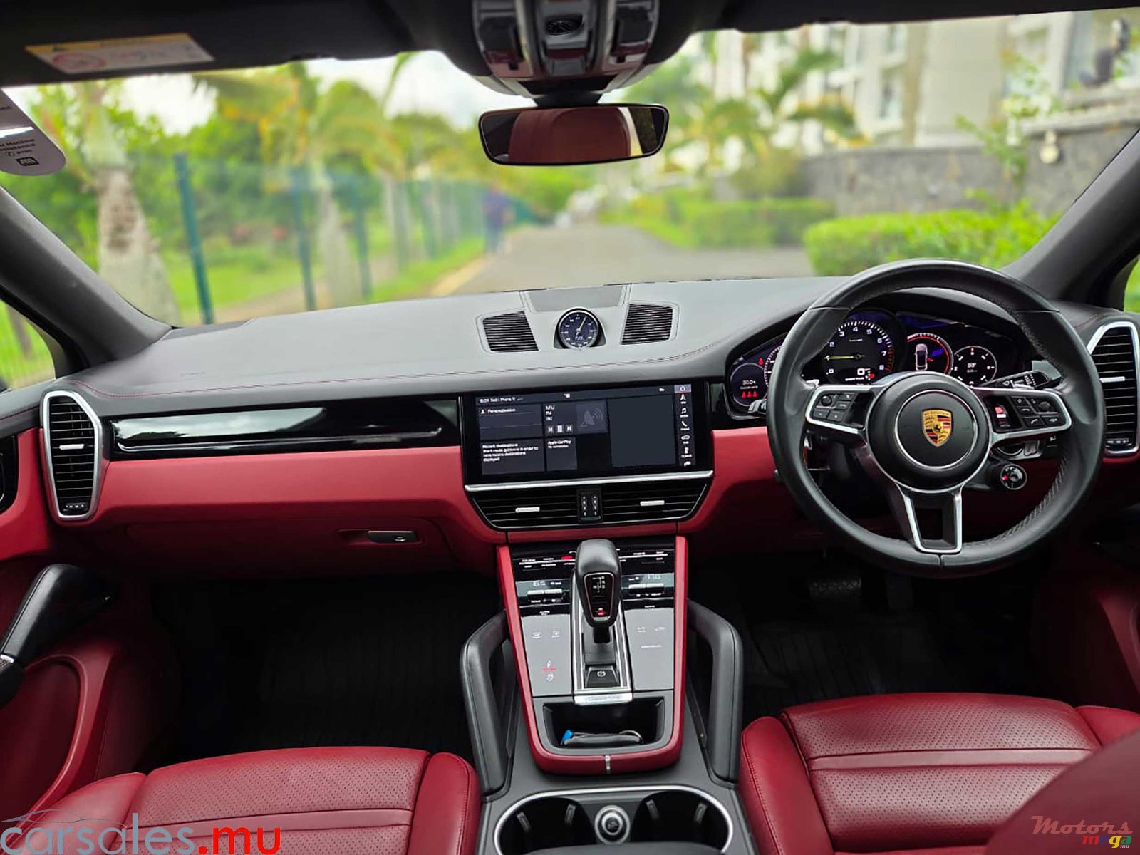 2020' Porsche Cayenne Coupé photo #7