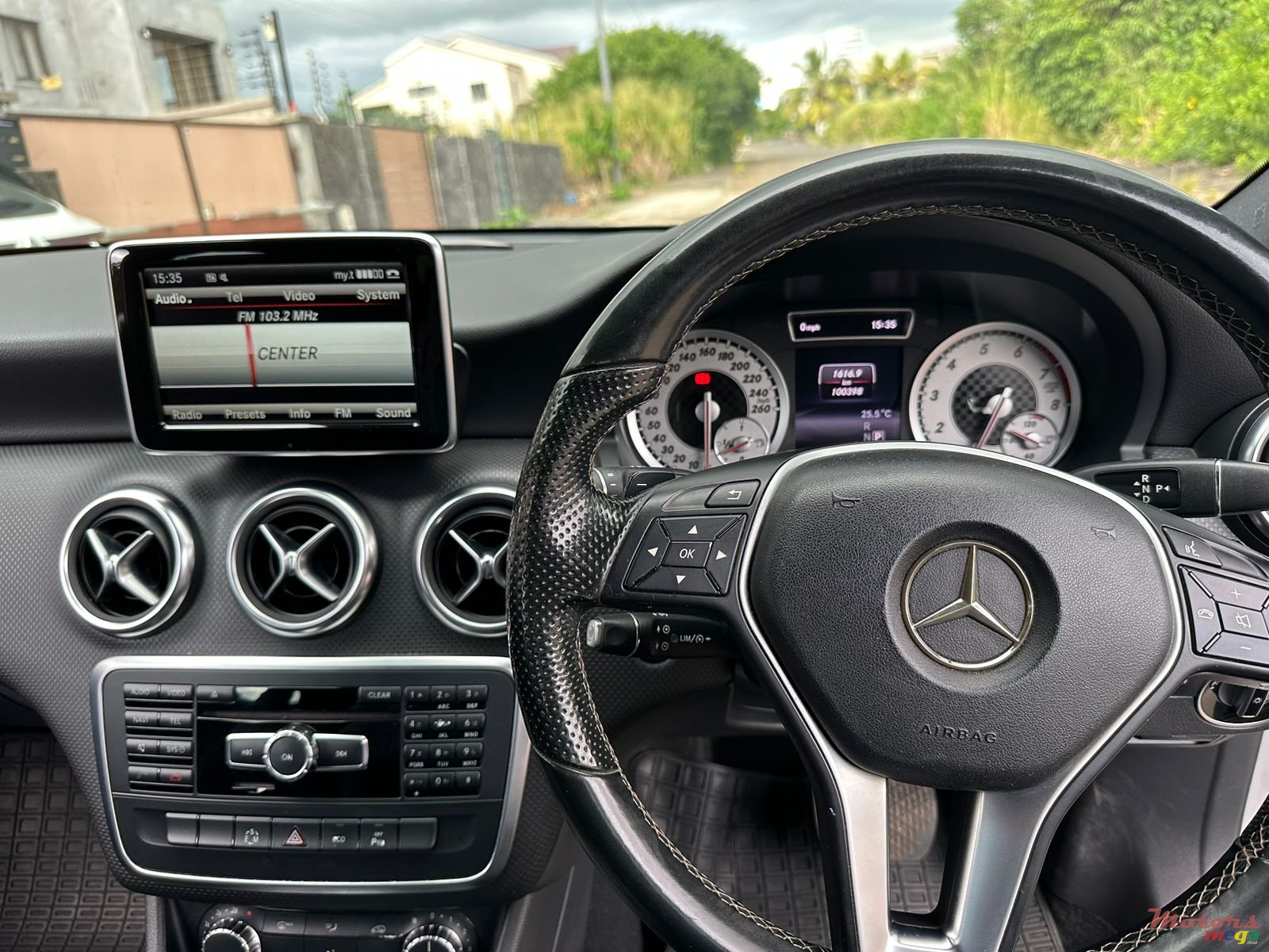 2014' Mercedes-Benz A 180 photo #2