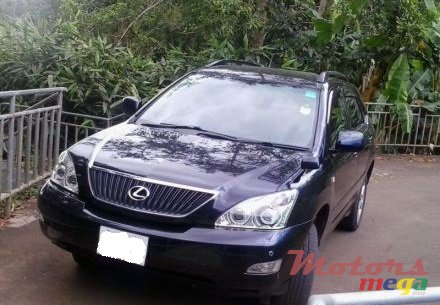 2003' Toyota Harrier photo #1