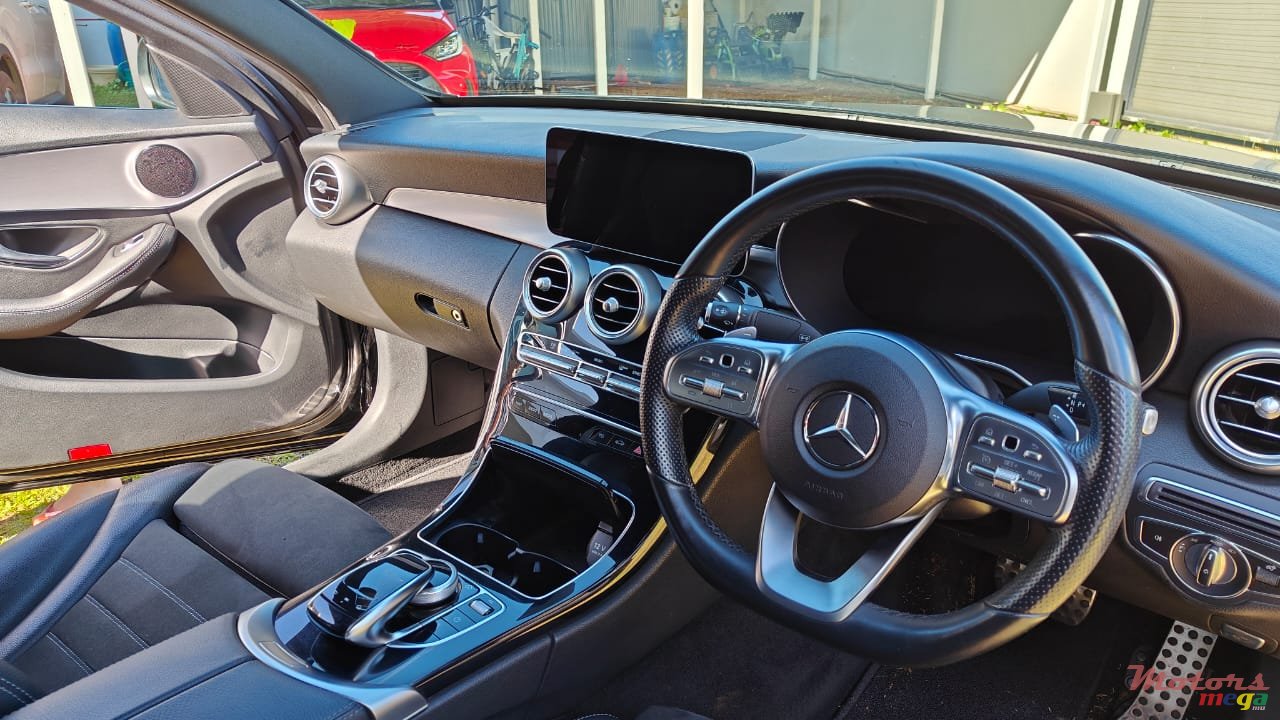2020' Mercedes-Benz C 200 photo #4