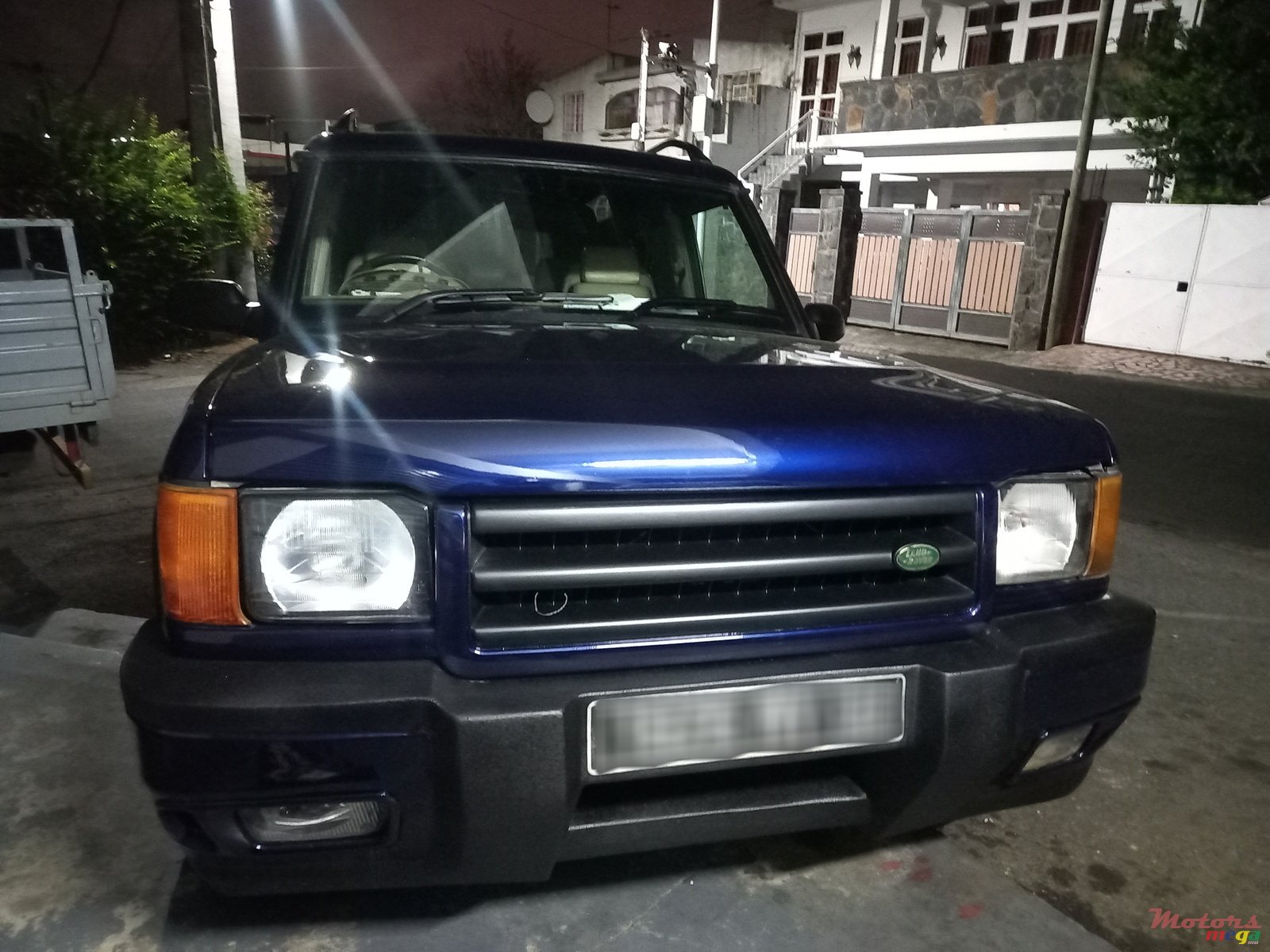 2002' Land Rover Discovery 4x4 OFFROAD 7 SEATER photo #3