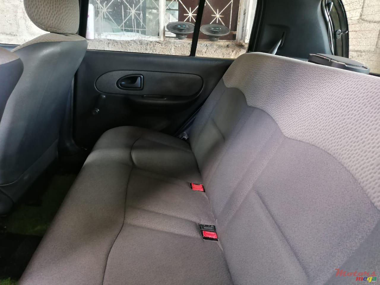 2005' Renault Clio Hatch Back photo #1