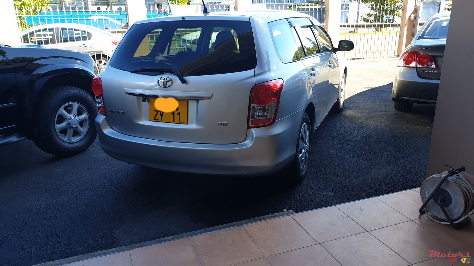 2011' Toyota Fielder photo #2