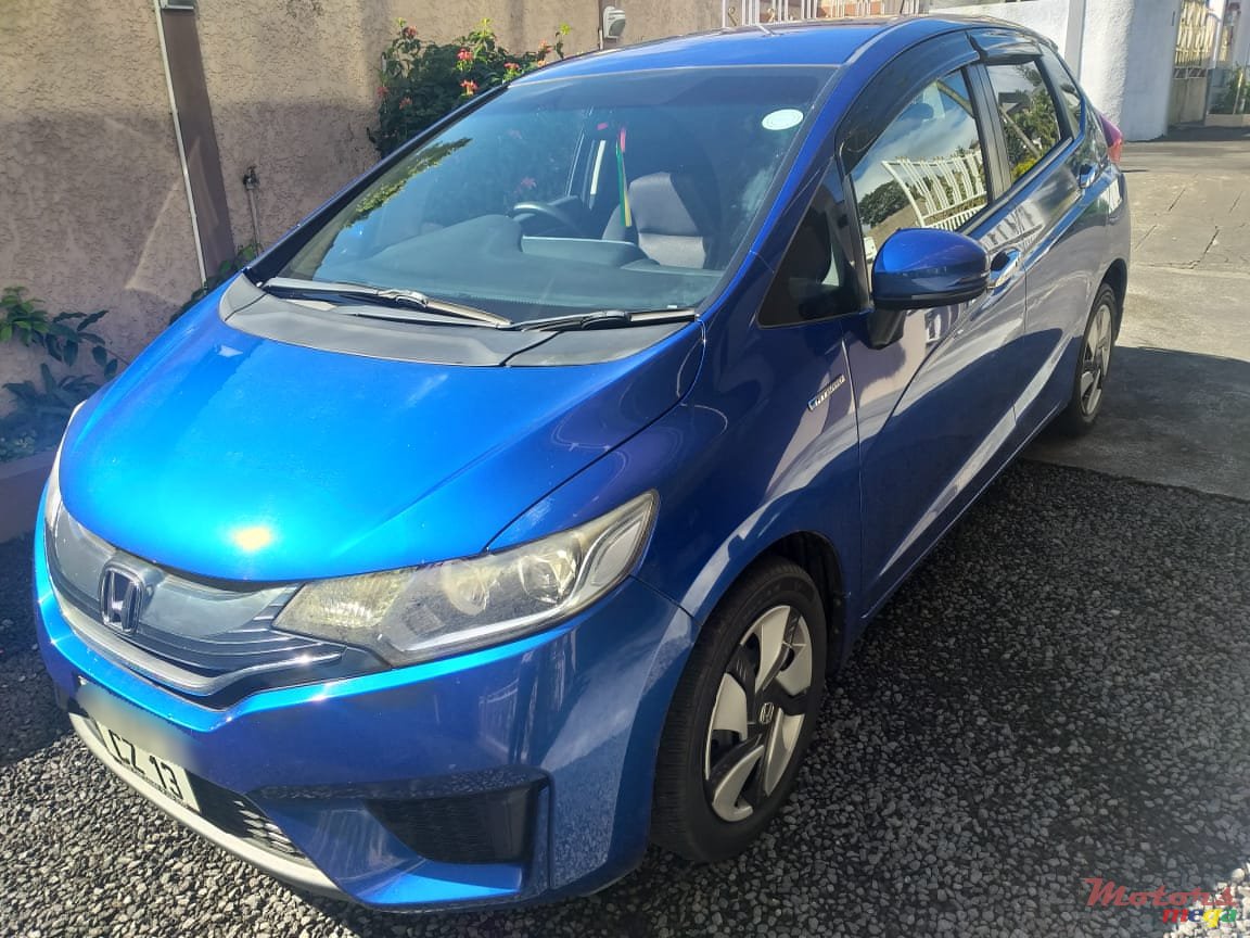 2013' Honda Fit Hybrid photo #5