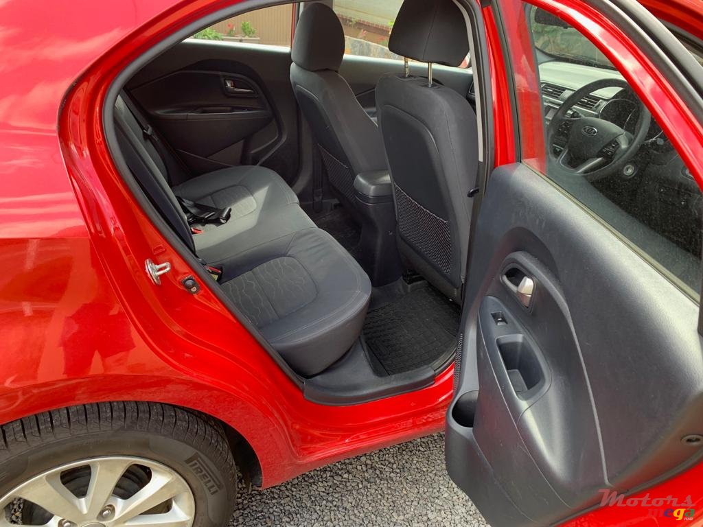 2011' Kia Rio photo #7