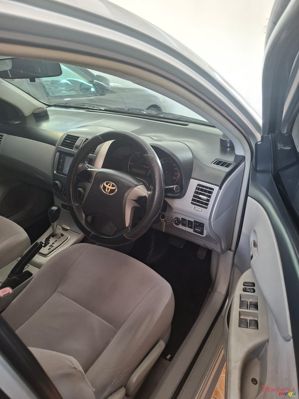 2011' Toyota Axio photo #4
