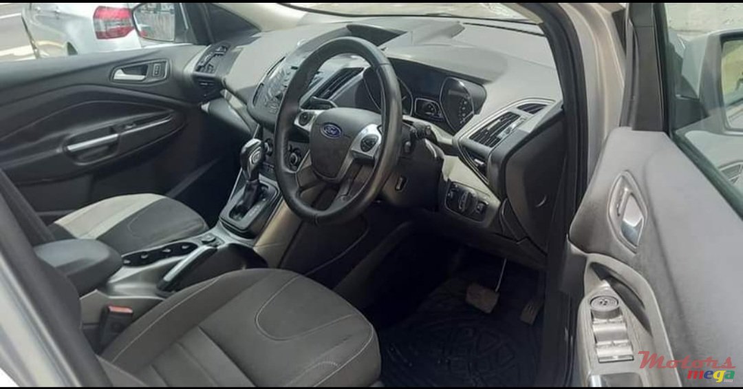 2015' Ford Kuga photo #5