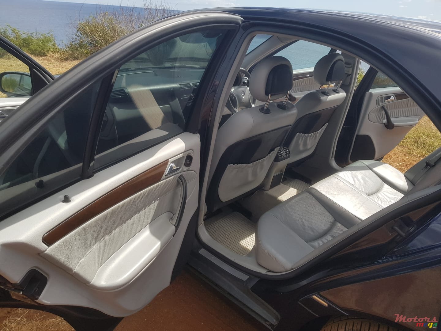 2002' Mercedes-Benz 200 photo #1