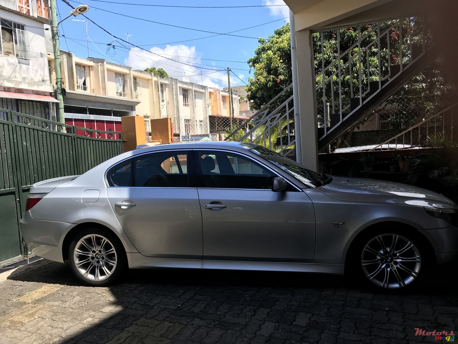 2005' BMW 520 photo #3