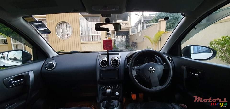 2011' Nissan Qashqai photo #2