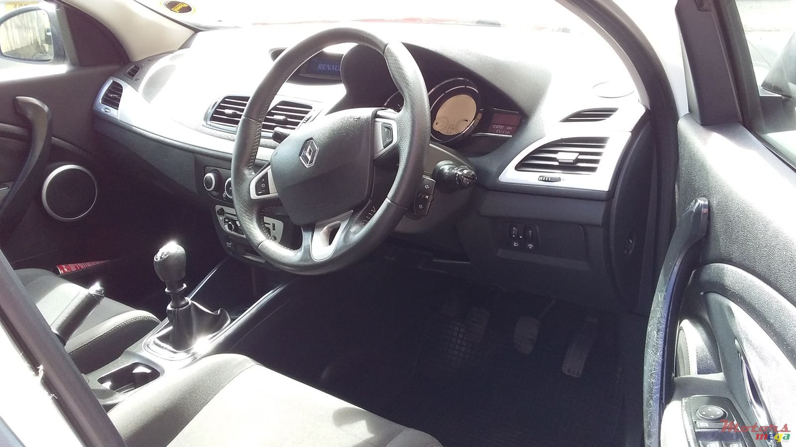 2013' Renault Megane photo #5