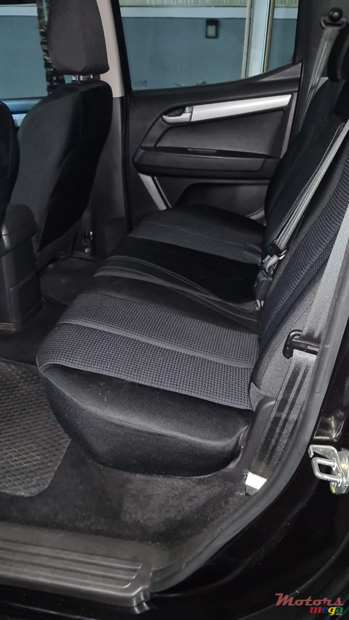 2014' Isuzu KB Series photo #1