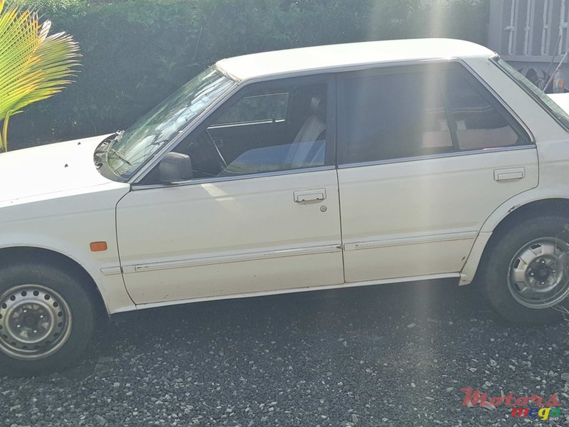 1989' Nissan Bluebird 1.6gl photo #2