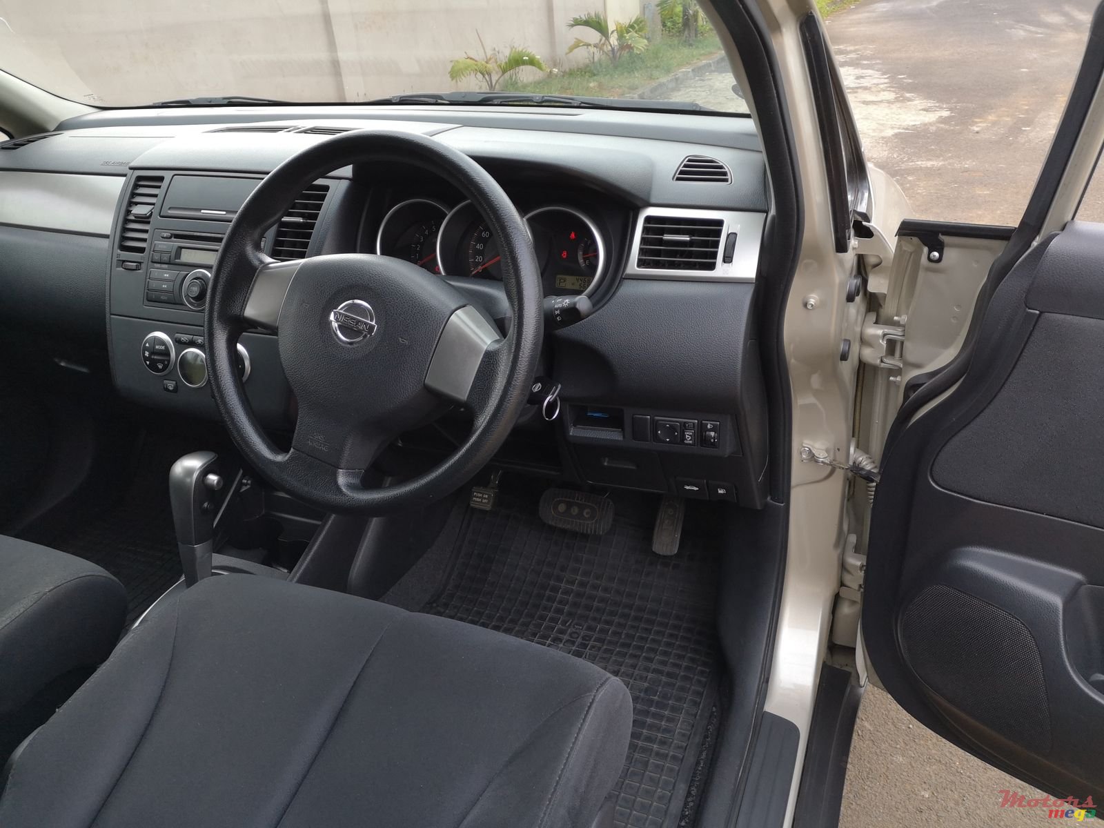 2007' Nissan Tiida photo #5