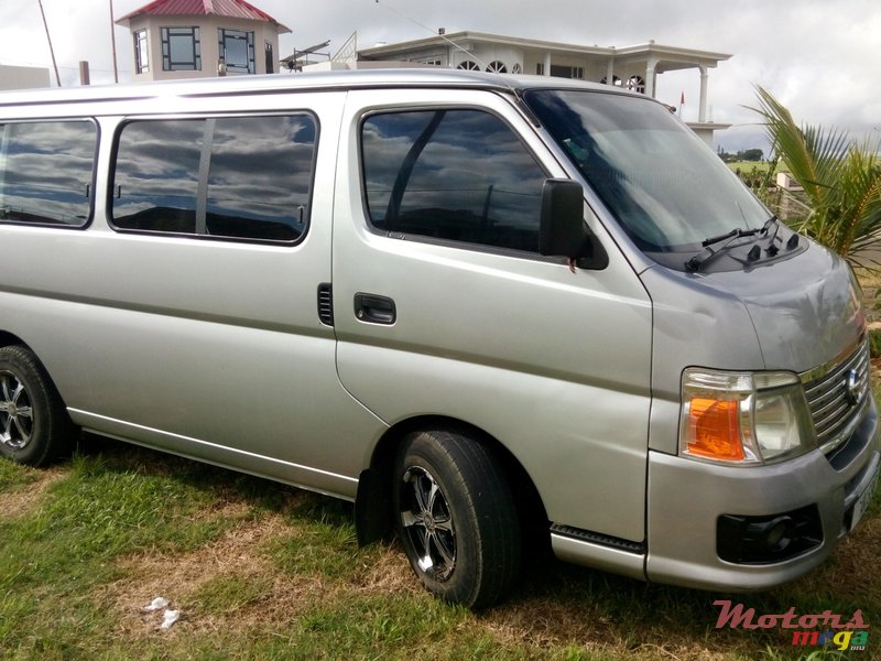 2006' Nissan Urvan photo #1