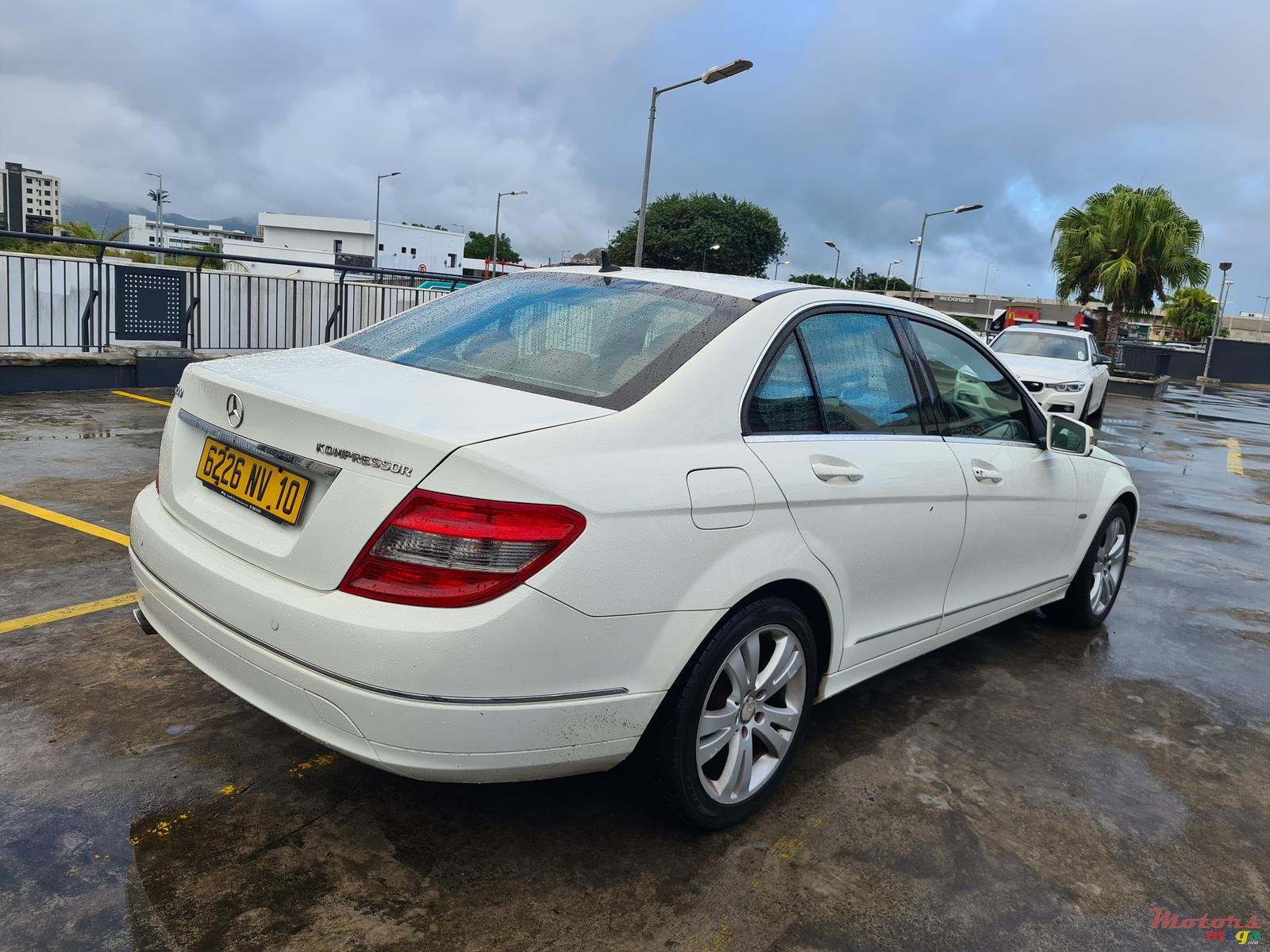 2010' Mercedes-Benz C200 photo #4