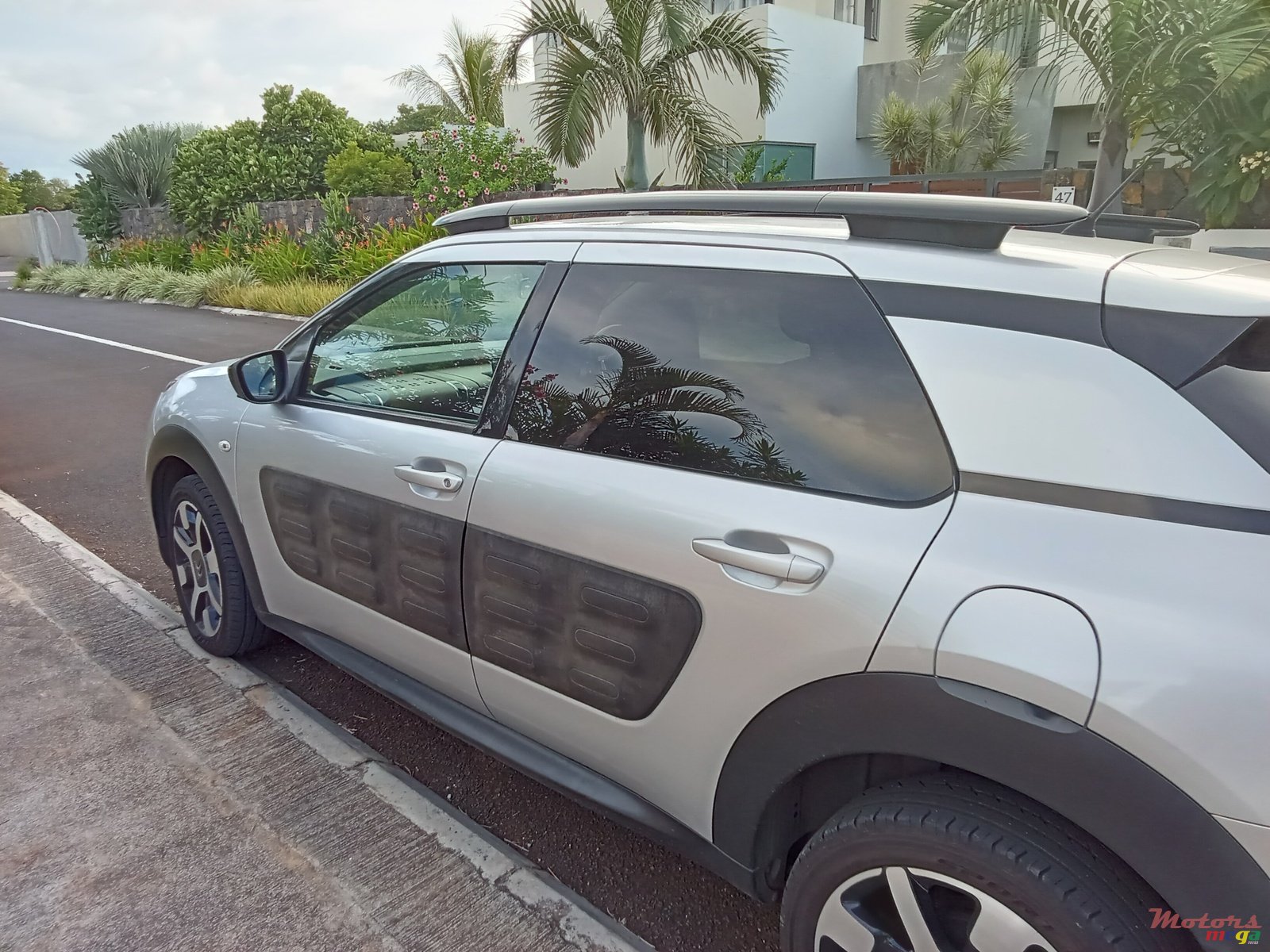 2017' Citroen C4 Cactus photo #4