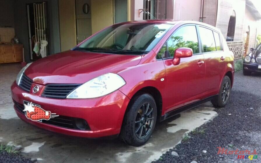 2007' Nissan Tiida HATCHBACK photo #1