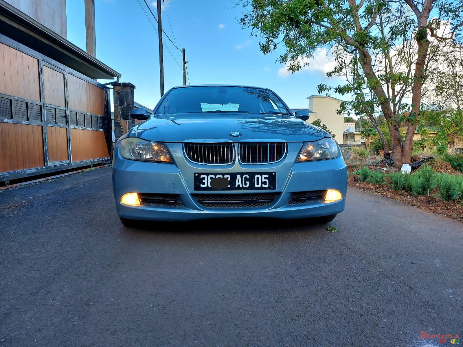 2005' BMW 320 Manual photo #5