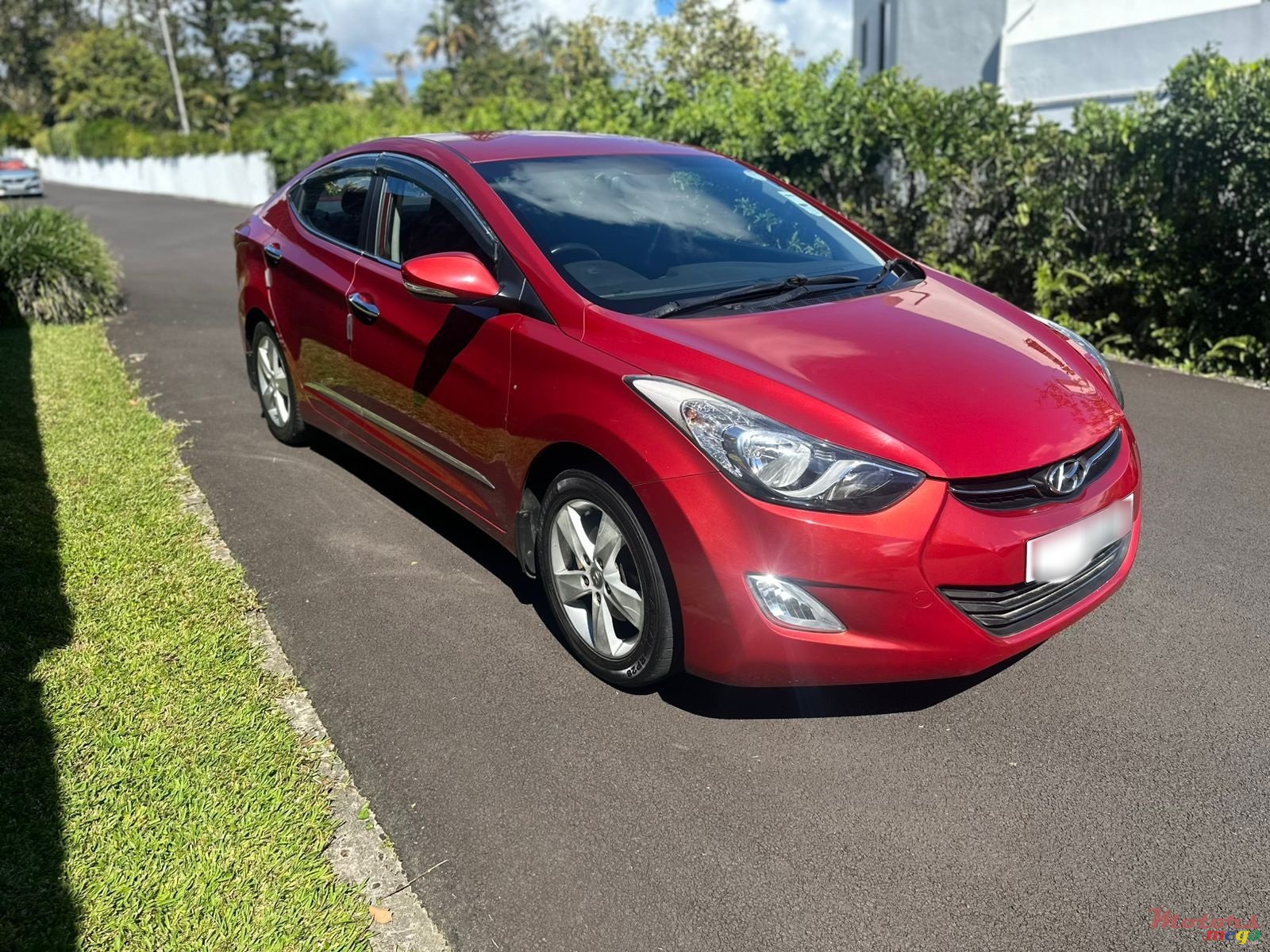 2012' Hyundai Elantra GLS photo #3