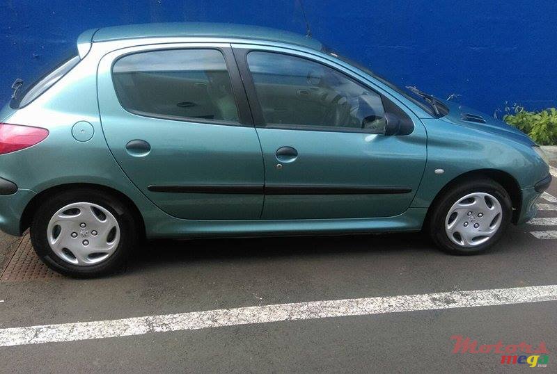 2002' Peugeot 206 photo #1