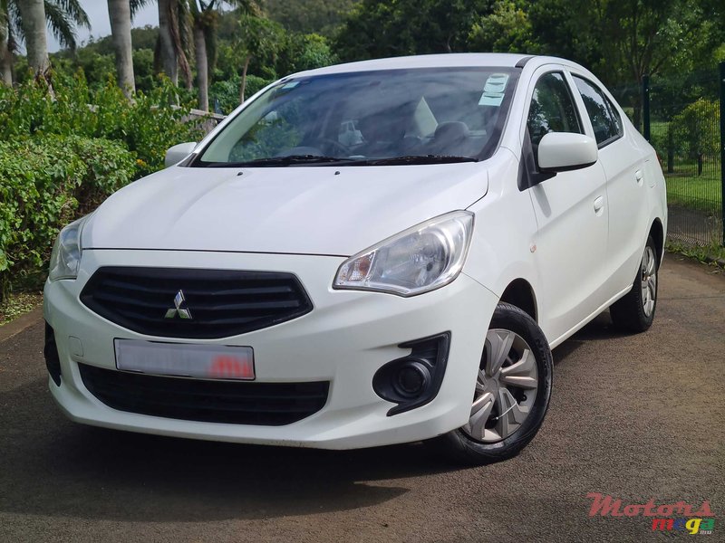2018' Mitsubishi Attrage 1.2 Sedan photo #1