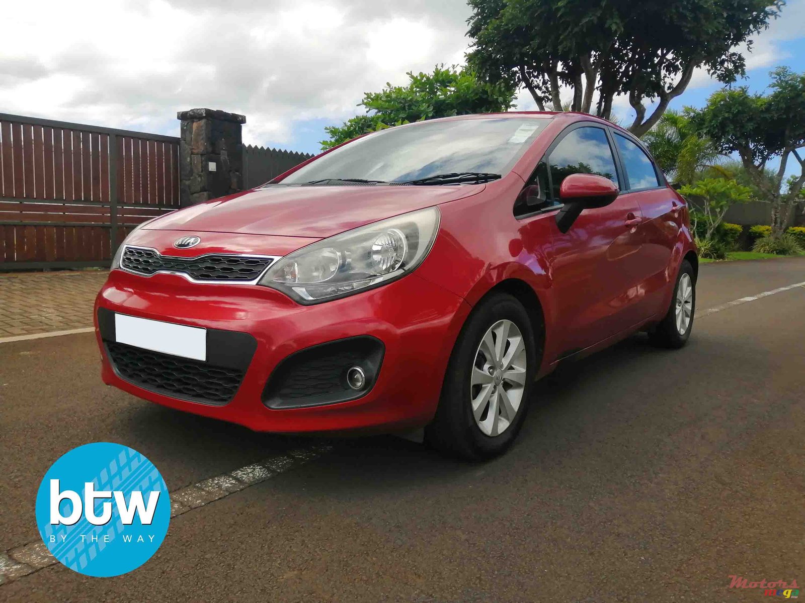 2014' Kia Rio photo #2